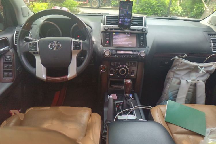 Used Toyota Prado 2016 3.5L Automatic VX NAVI Center Console