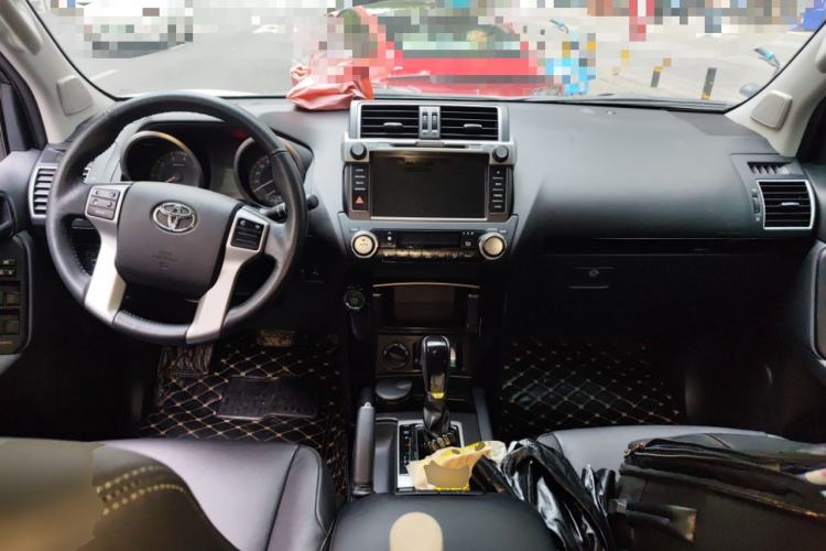 Used Toyota Prado 2016 2.7L Automatic Standard Edition Center Console