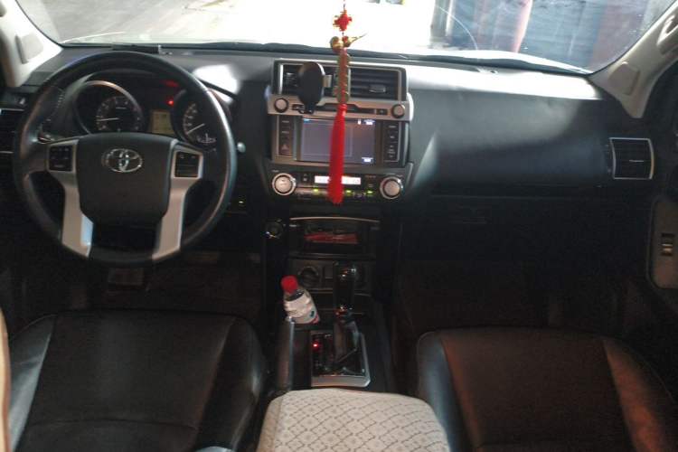 Used Toyota Prado 2016 2.7L Automatic Standard Edition Center Console