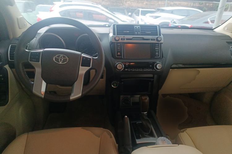 Used Toyota Prado 2016 2.7L Automatic Luxury Edition Center Console