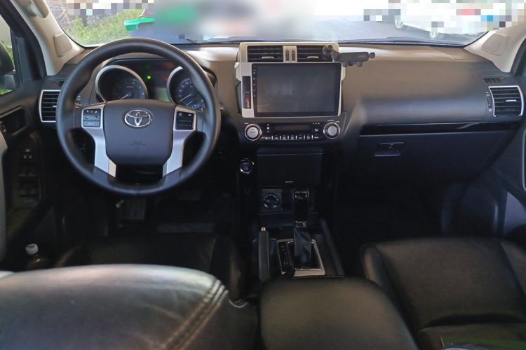 Used Toyota Prado 2016 2.7L Automatic Standard Edition Center Console