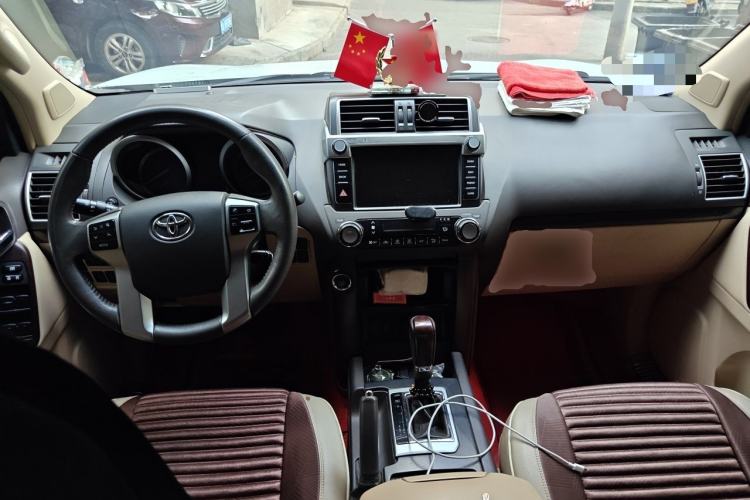 Used Toyota Prado 2016 3.5L Automatic TX-L Center Console