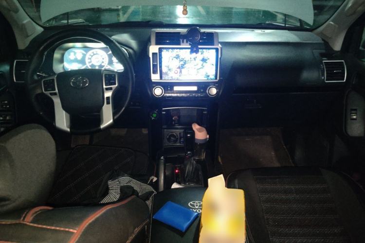 Used Toyota Prado 2016 2.7L Automatic Standard Edition Center Console