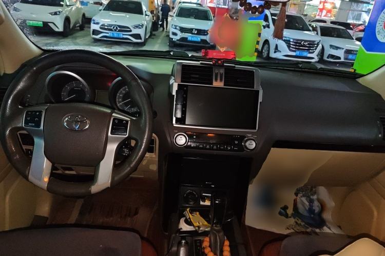 Used Toyota Prado  Center Console