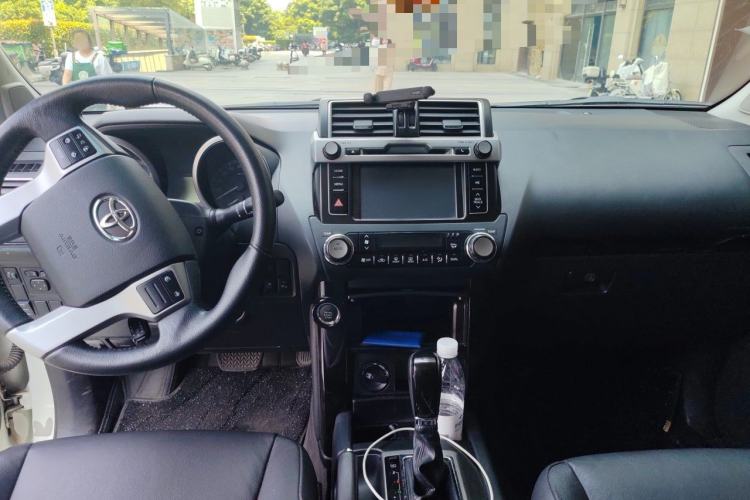 Used Toyota Prado 2016 2.7L Automatic Standard Edition Center Console
