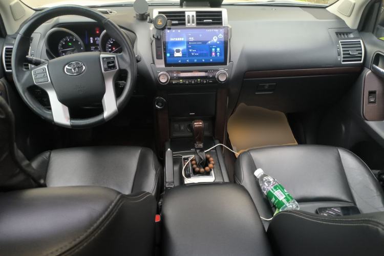 Used Toyota Prado 2016 3.5L Automatic TX-L Center Console