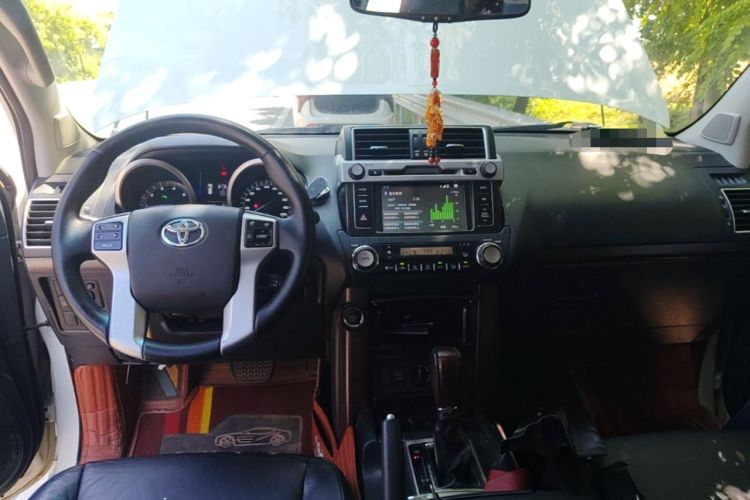 Used Toyota Prado 2016 3.5L Automatic TX-L Center Console