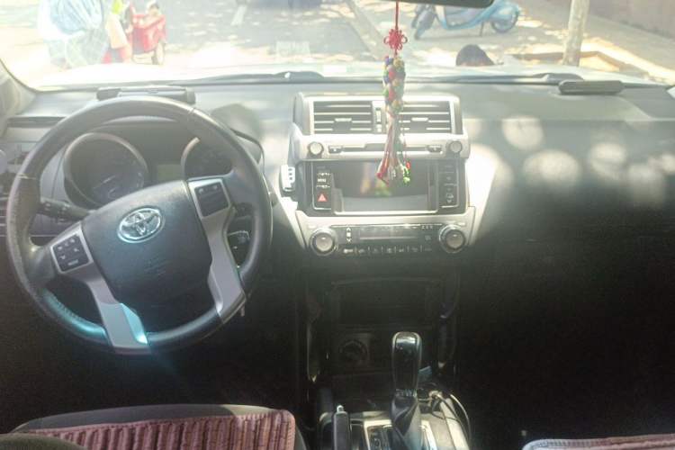 Used Toyota Prado  Center Console