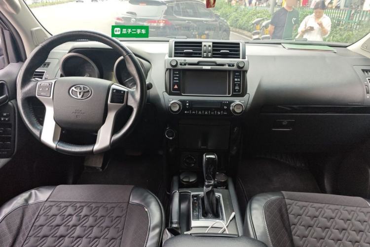 Used Toyota Prado 2016 2.7L Automatic Luxury Edition Center Console