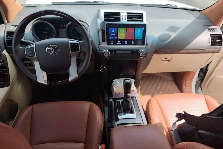 Used Toyota Prado  Center Console