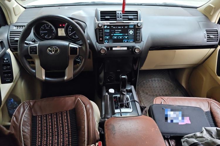 Used Toyota Prado 2016 2700 TX 7-Seater Middle East Version Center Console