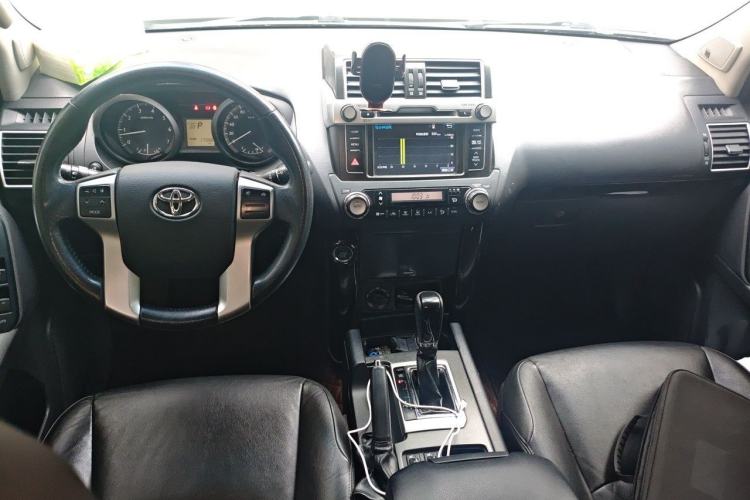 Used Toyota Prado  Center Console