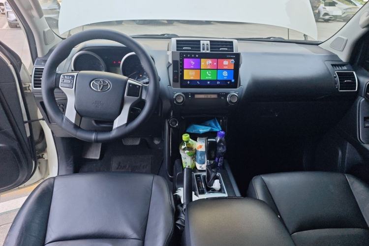 Used Toyota Prado 2016 2.7L Automatic Standard Edition Center Console