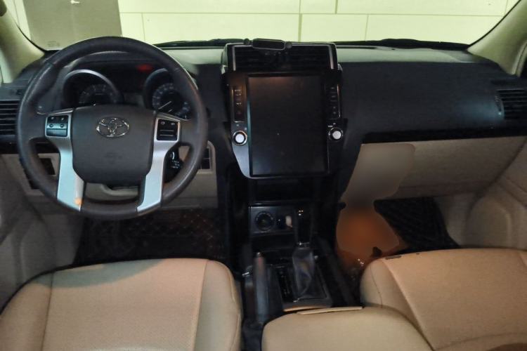 Used Toyota Prado  Center Console