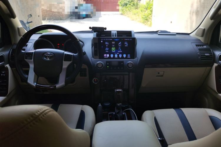 Used Toyota Prado  Center Console
