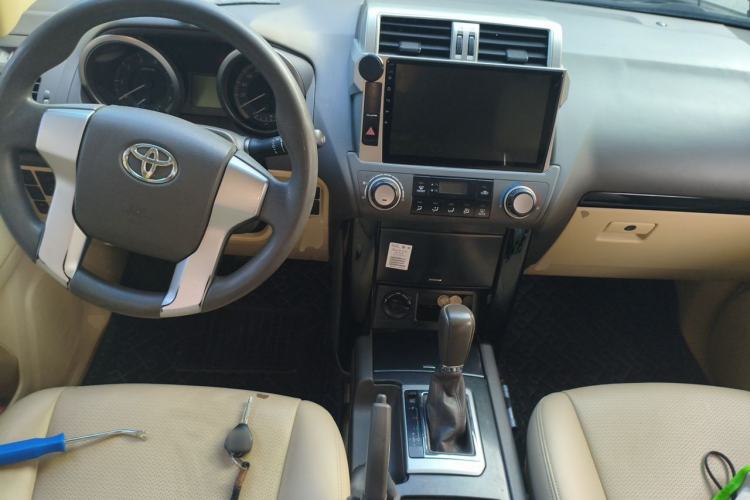 Used Toyota Prado  Center Console