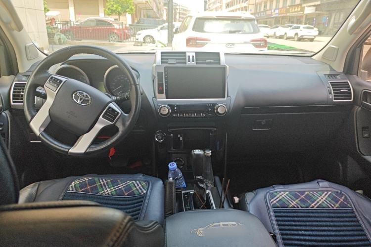 Used Toyota Prado 2016 2.7L Automatic Standard Edition Center Console
