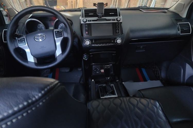 Used Toyota Prado 2016 2.7L Automatic Standard Edition Center Console