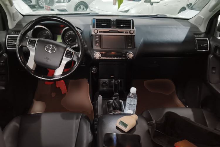 Used Toyota Prado 2016 2.7L Automatic Standard Edition Center Console