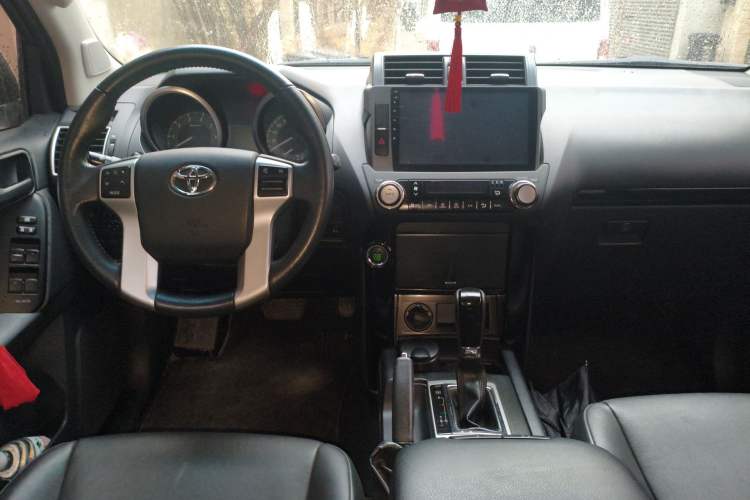 Used Toyota Prado 2016 2.7L Automatic Standard Edition Center Console