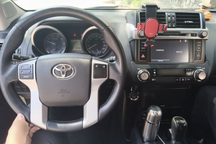 Used Toyota Prado 2016 2.7L Automatic Standard Edition Center Console