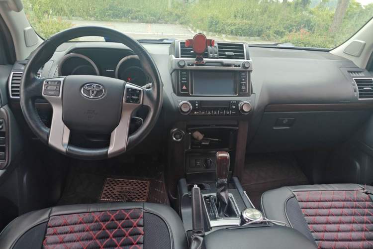 Used Toyota Prado 2016 3.5L Automatic TX-L Center Console