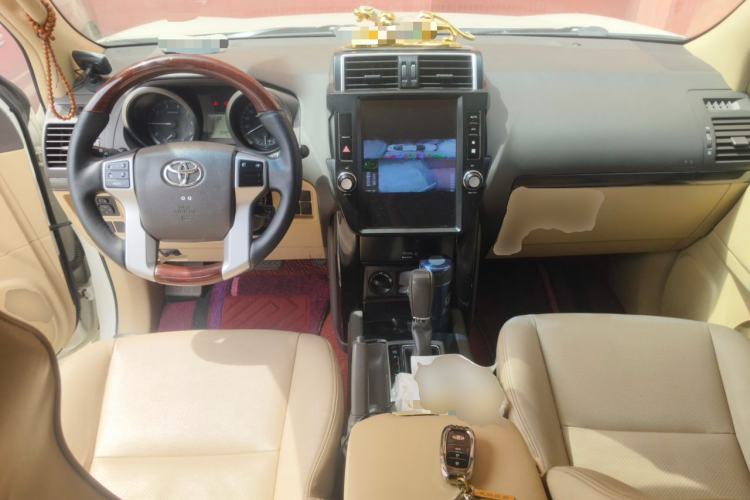 Used Toyota Prado  Center Console
