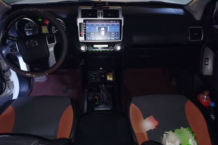 Used Toyota Prado 2016 2.7L Automatic Standard Edition Center Console