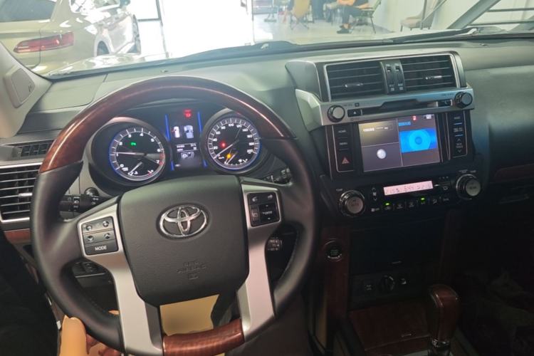 Used Toyota Prado 2016 3.5L Automatic TX-L NAVI Center Console