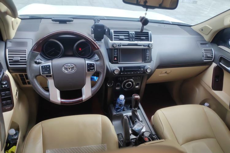 Used Toyota Prado 2016 3.5L Automatic VX NAVI Center Console