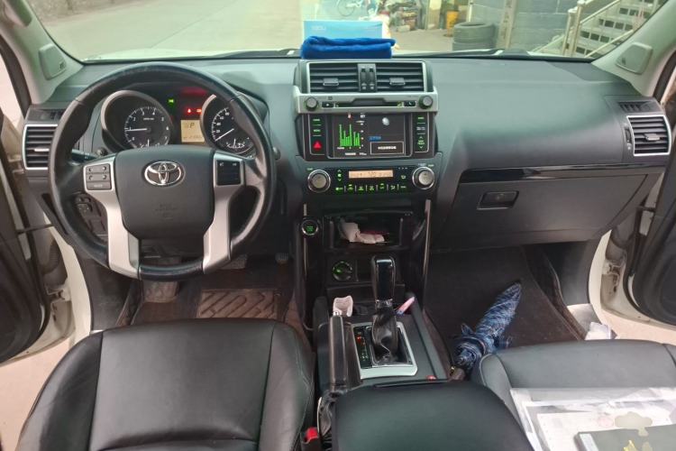 Used Toyota Prado 2016 2.7L Automatic Luxury Edition Center Console