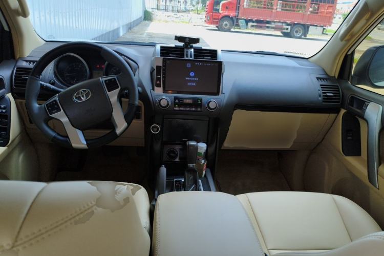Used Toyota Prado  Center Console