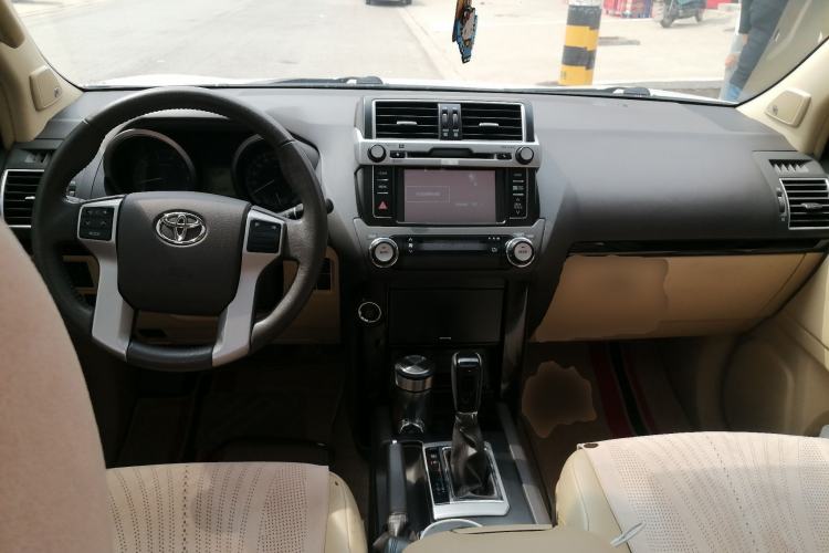 Used Toyota Prado 2016 2.7L Automatic Luxury Edition Center Console