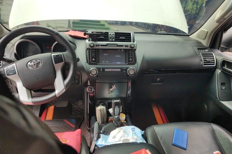 Used Toyota Prado 2016 2.7L Automatic Standard Edition Center Console