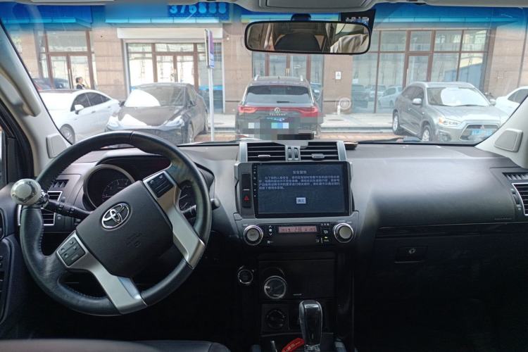 Used Toyota Prado 2016 2.7L Automatic Standard Edition Center Console