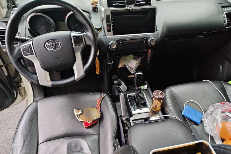 Used Toyota Prado 2016 2.7L Automatic Standard Edition Center Console