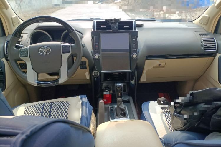 Used Toyota Prado 2016 2.7L Automatic Luxury Edition Center Console
