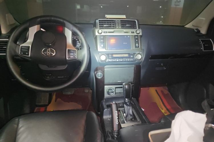 Used Toyota Prado 2016 2.7L Automatic Standard Edition Center Console