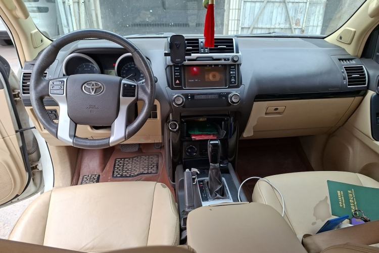 Used Toyota Prado 2016 2.7L Automatic Luxury Edition Center Console