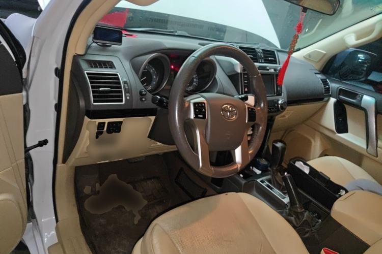 Used Toyota Prado 2016 2.7L Automatic Luxury Edition Center Console