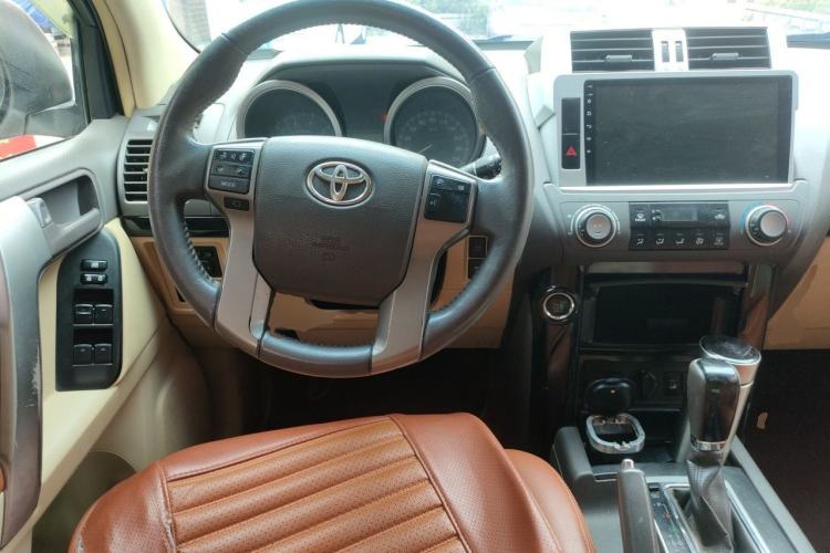 Used Toyota Prado  Center Console