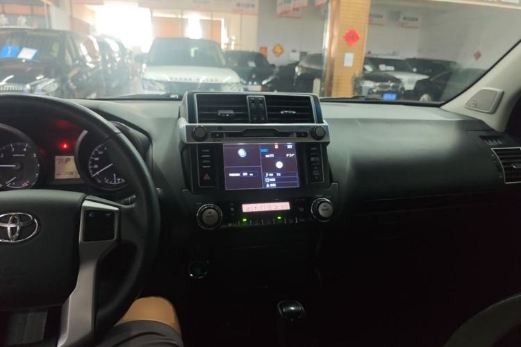 Used Toyota Prado 2016 2.7L Automatic Luxury Edition Center Console