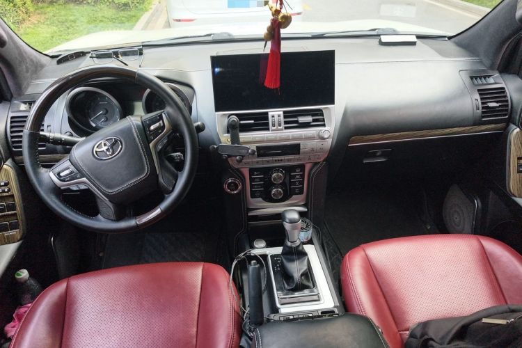 Used Toyota Prado  Center Console