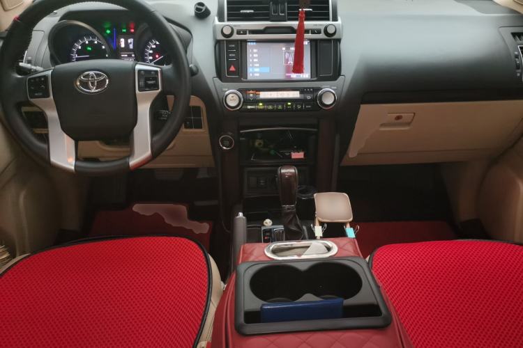 Used Toyota Prado 2016 3.5L Automatic TX-L Center Console