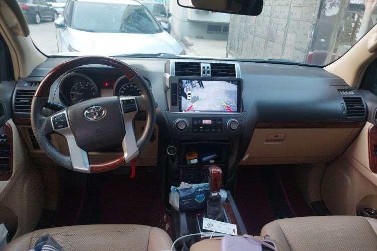 Used Toyota Prado  Center Console