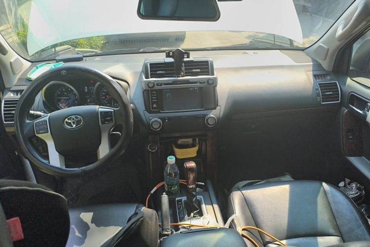 Used Toyota Prado 2016 3.5L Automatic TX-L Center Console