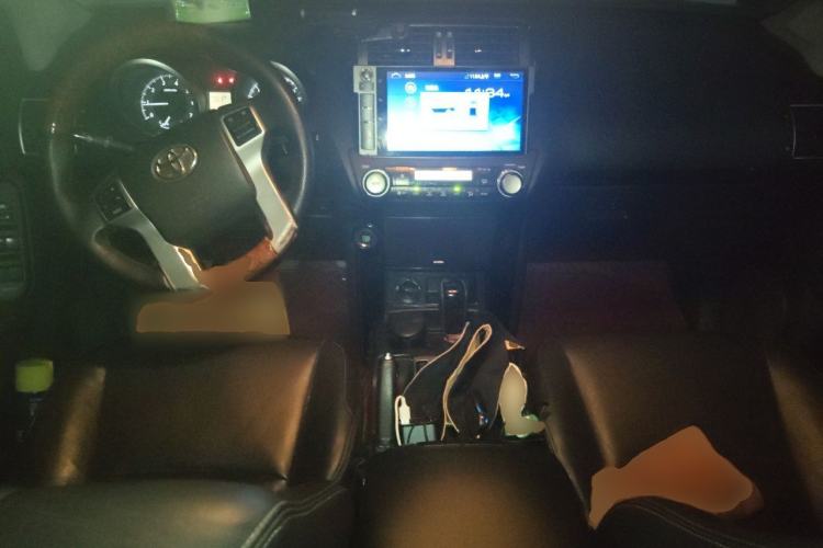 Used Toyota Prado 2016 2.7L Automatic Standard Edition Center Console