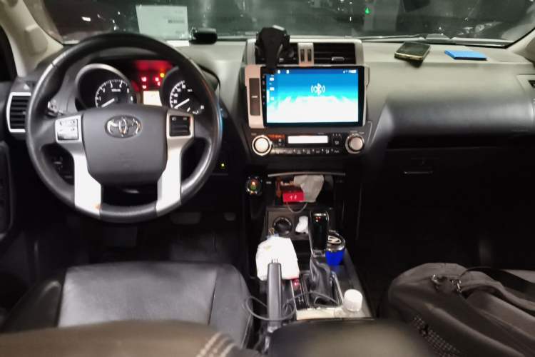 Used Toyota Prado 2016 2.7L Automatic Standard Edition Center Console