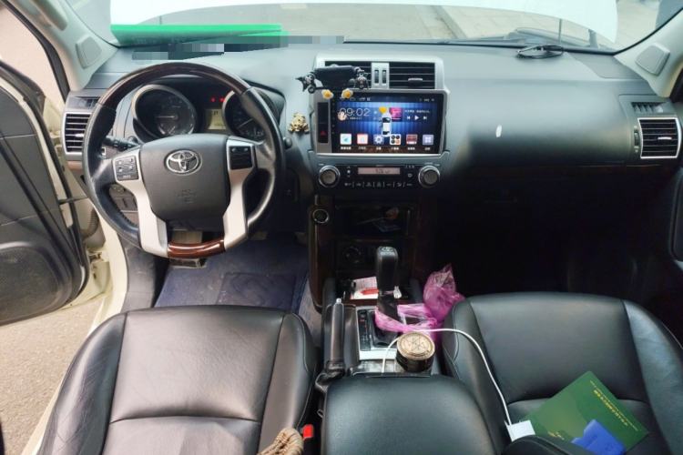 Used Toyota Prado 2016 2.7L Automatic Standard Edition Center Console