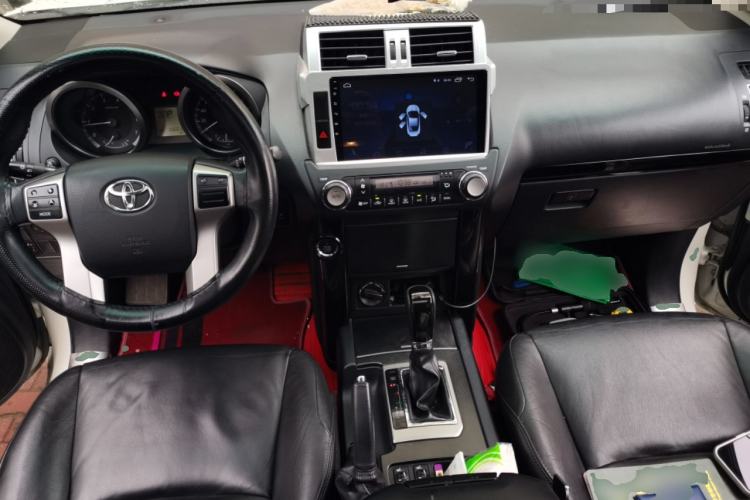 Used Toyota Prado 2016 2.7L Automatic Standard Edition Center Console